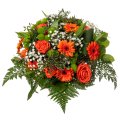 Orange roses nad chrysanthemum